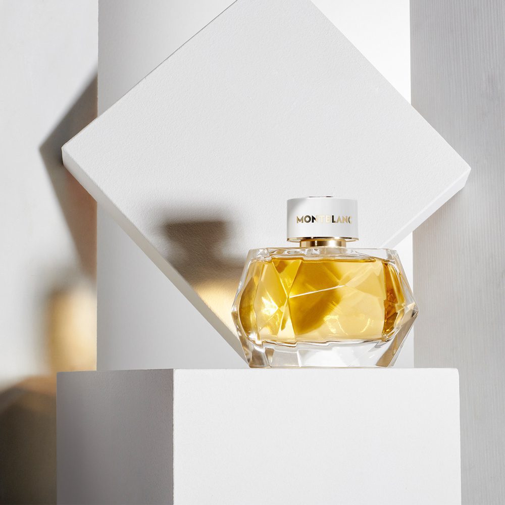 ست هدیه ادکلن زنانه مون بلان سیگنچر آبسولو (عطر 90 میل و 7.5 میل ، بادی لوشن 100 میل)  MONT BLANC SIGINATURE ABSOLU FOR WOMEN