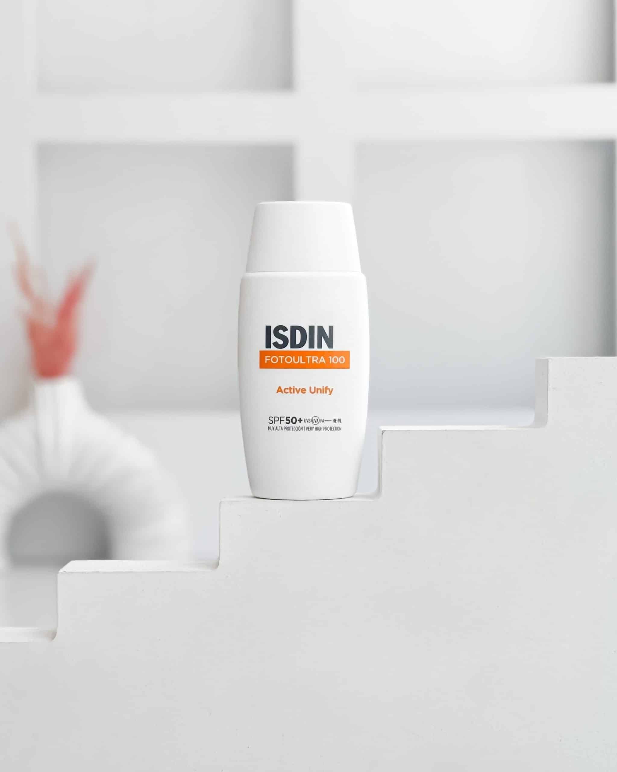 ضد آفتاب ایزدین Isdin مدل اکتیو یونیفای بی رنگ 50 میل Active Unify ضد لک SPF 50