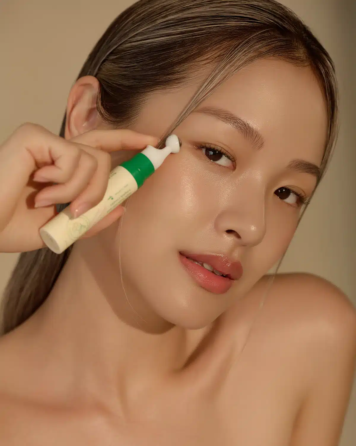 سرم دورچشم ضد چروک و روشن کننده کلاژن 10 میل اکسیس وای Axis-Y Vegan Collagen Eye Serum
