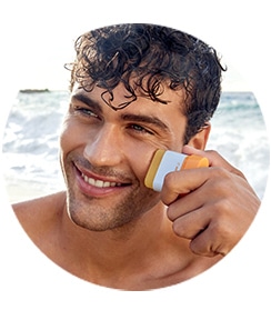 ضد آفتاب استیکی ایزدین (مناسب نواحی حساس در معرض نور آفتاب) 10 گرم  ISDIN Fotoprotector Invisible Stick SPF 50