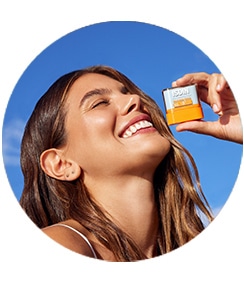 ضد آفتاب استیکی ایزدین (مناسب نواحی حساس در معرض نور آفتاب) 10 گرم  ISDIN Fotoprotector Invisible Stick SPF 50