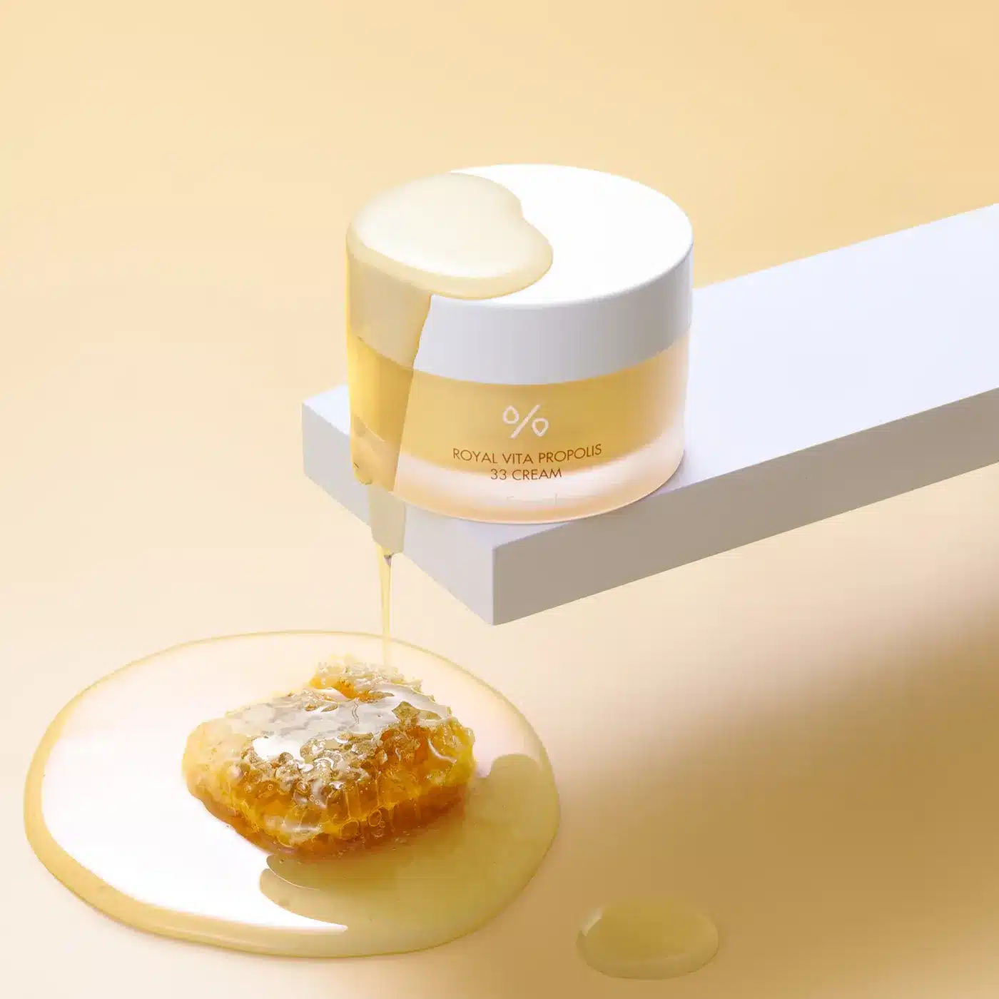 کرم درخشان کننده و تغذیه عالی بره موم دکتر سراکل Dr.Ceuracle Royal Vita Propolis 33 – 50ml
