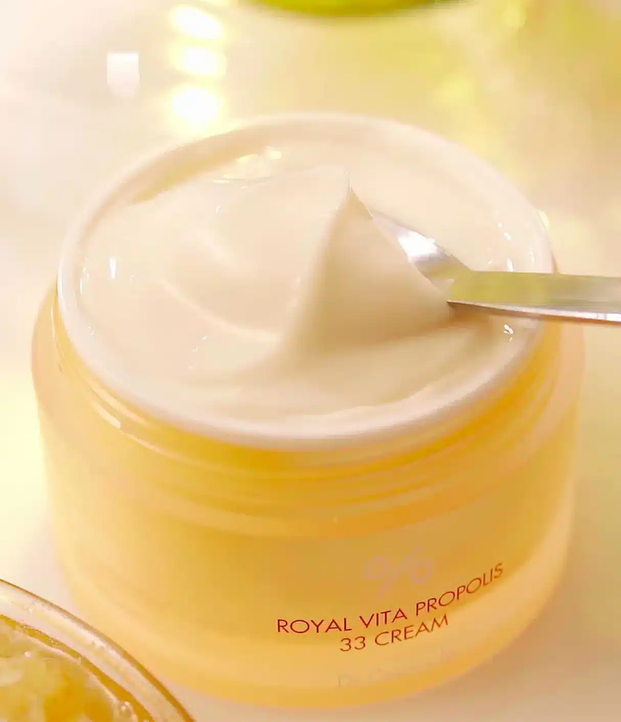 کرم درخشان کننده و تغذیه عالی بره موم دکتر سراکل Dr.Ceuracle Royal Vita Propolis 33 – 50ml