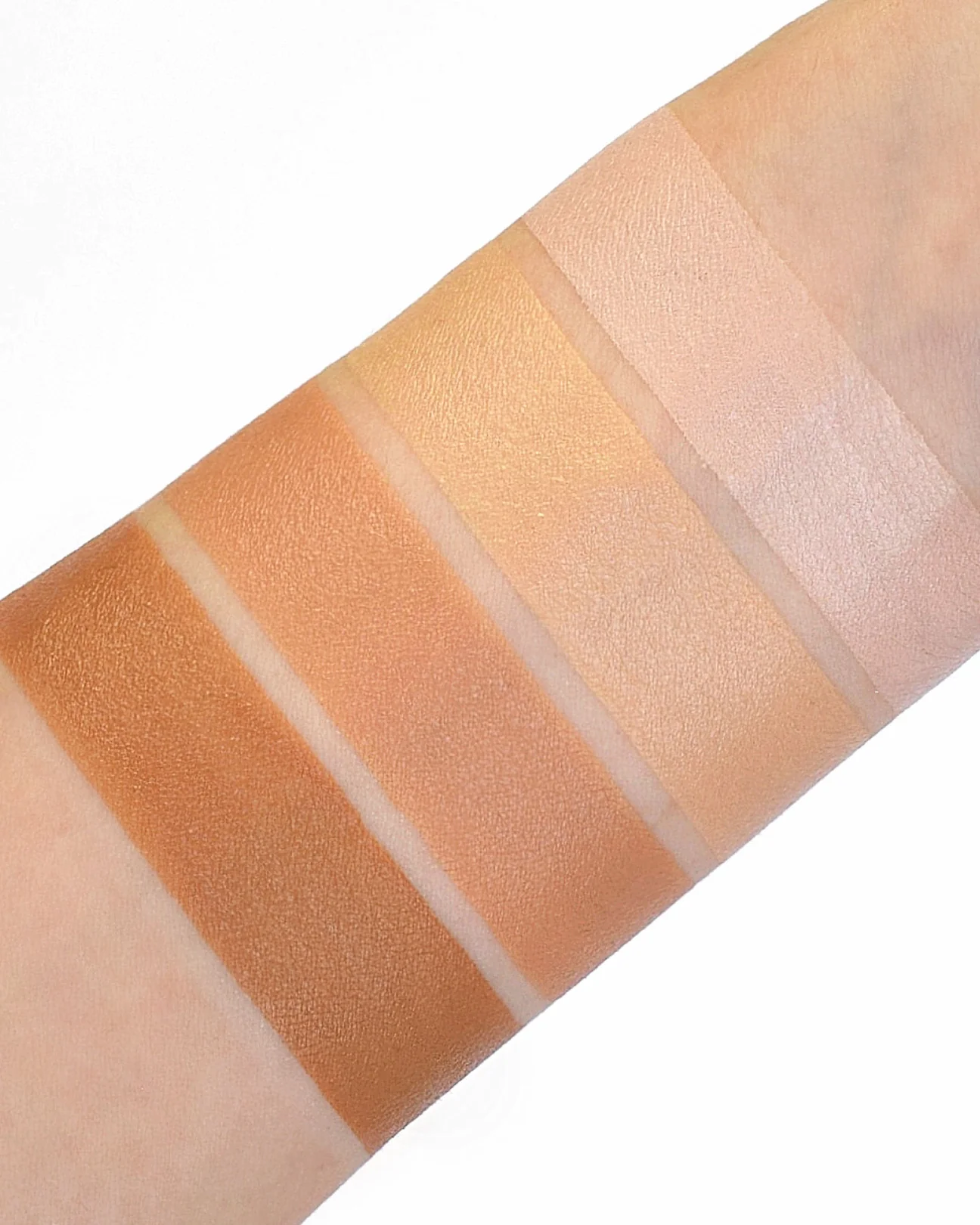 کانسیلر کرمی آسترا در رنگ بندی Astra Natural Concealer Cream Stick